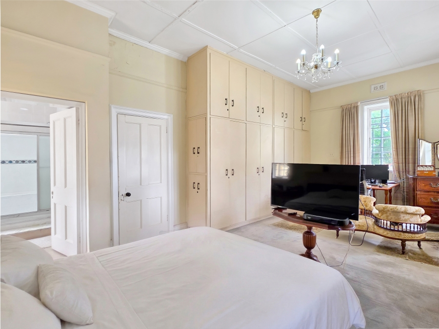 6 Bedroom Property for Sale in Sea Point Western Cape